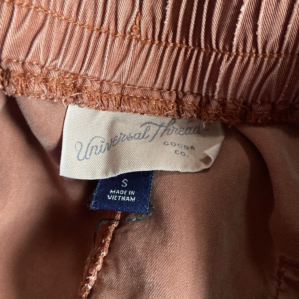 Universal Thread Shorts - Picture 3 of 3